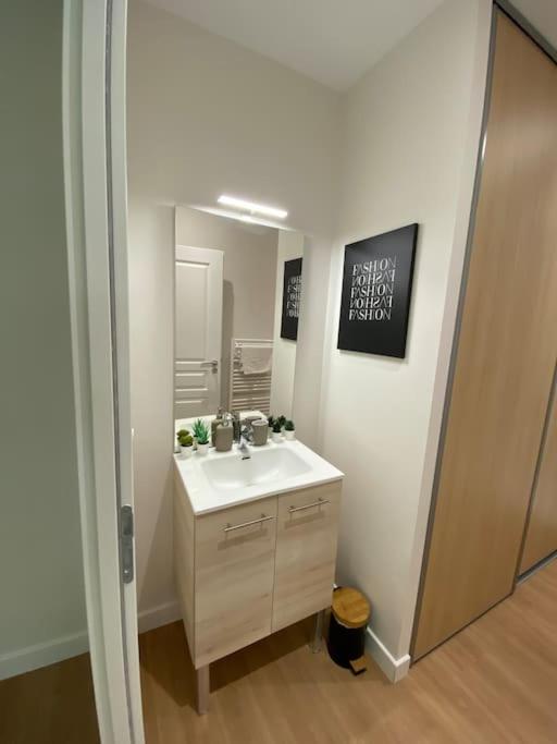 Appartement Centre-Ville * Rdc * Clim * Wifi * Haut De Gamme * Ανγκουλέμ Εξωτερικό φωτογραφία